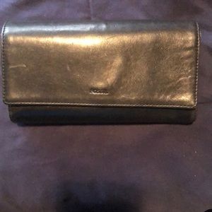 Fossil Flap Clutch